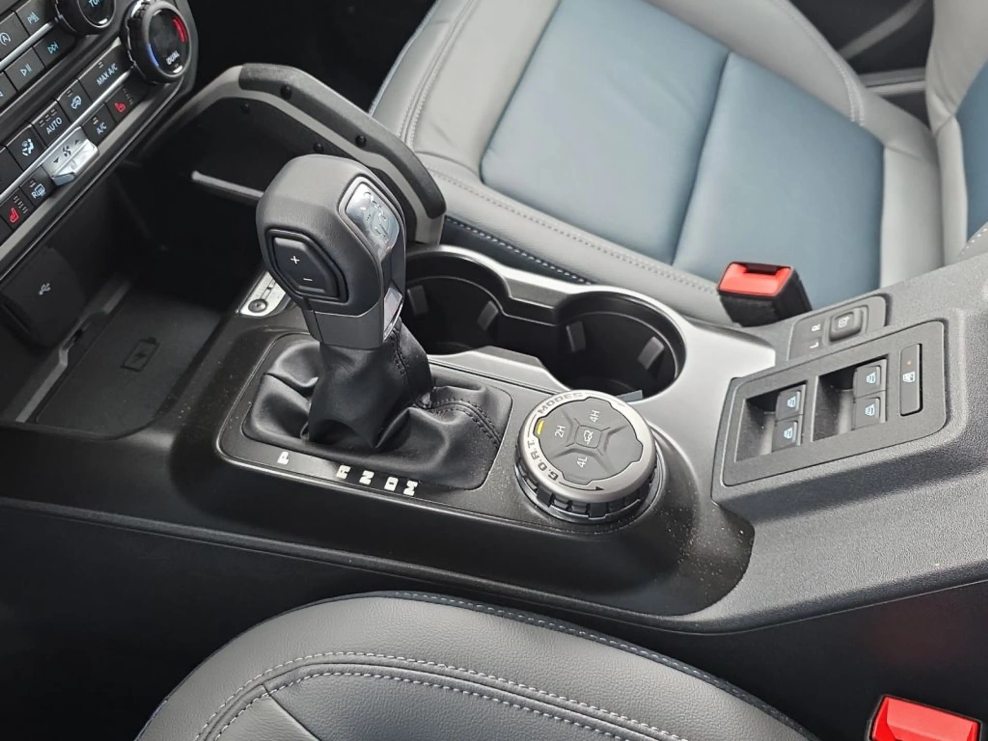 Ford Bronco 2.7 EcoBoost V6 Outer Banks — photo 9