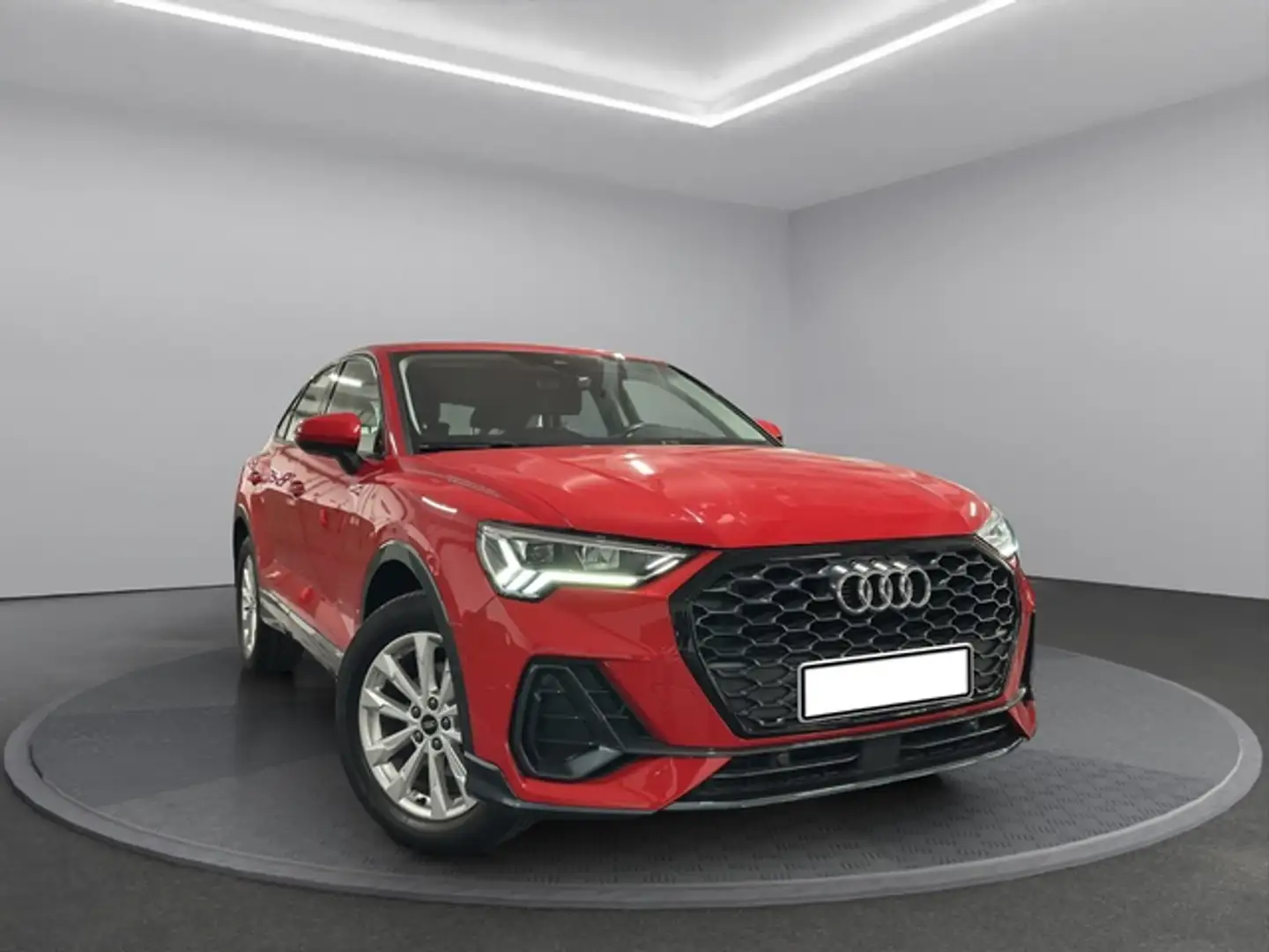 Audi Q3 Sportback 35 TFSI Advanced S tronic Rojo - 2