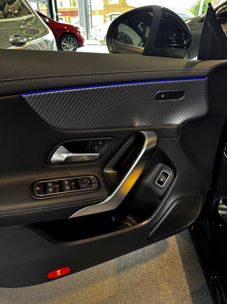 Mercedes-Benz CLA 180 d Coupé Luxury Line — photo 8