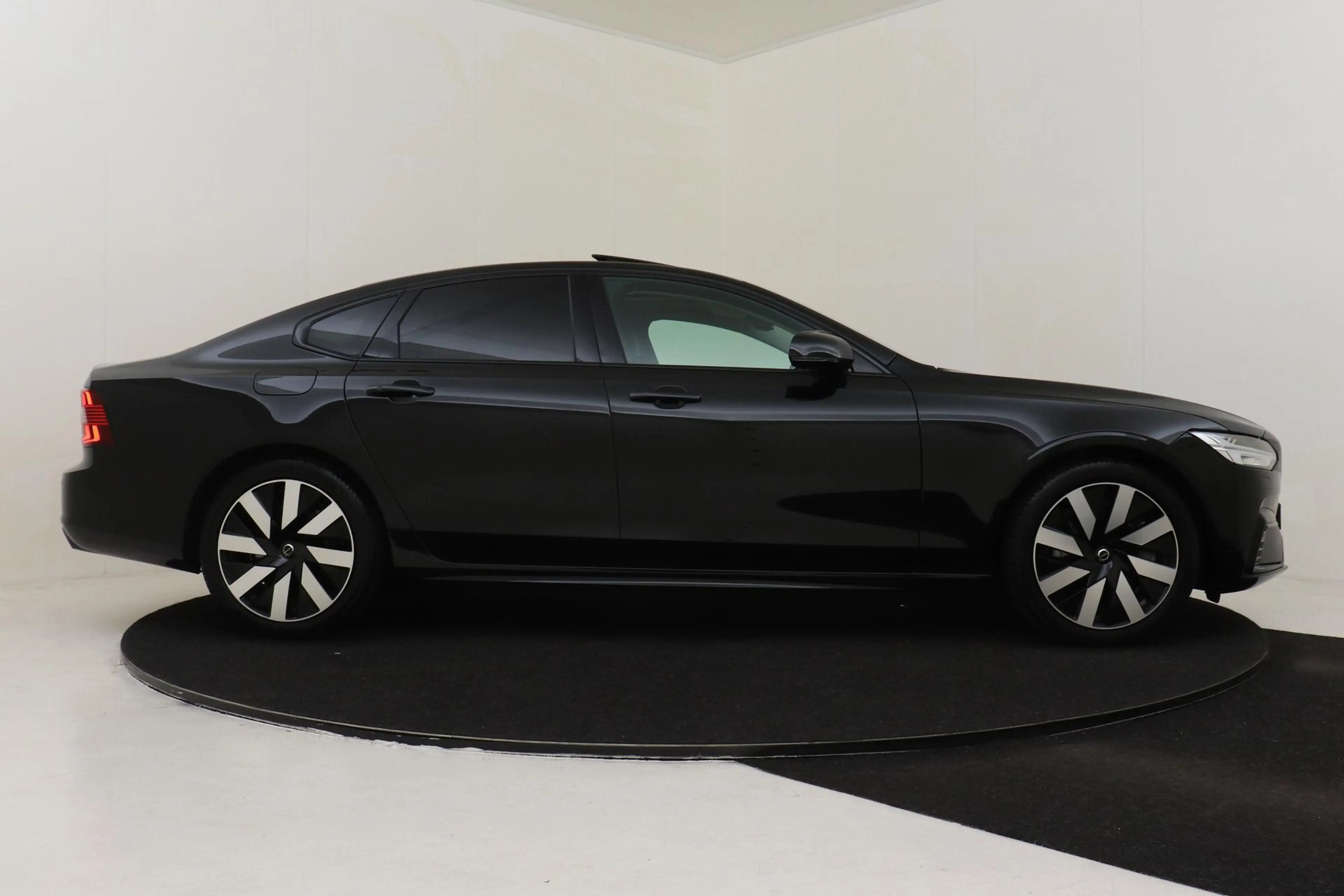 Volvo S90 T8 AWD ULTIMATE DARK -PANO.DAK|HARMAN/KARDON|360°C — photo 13