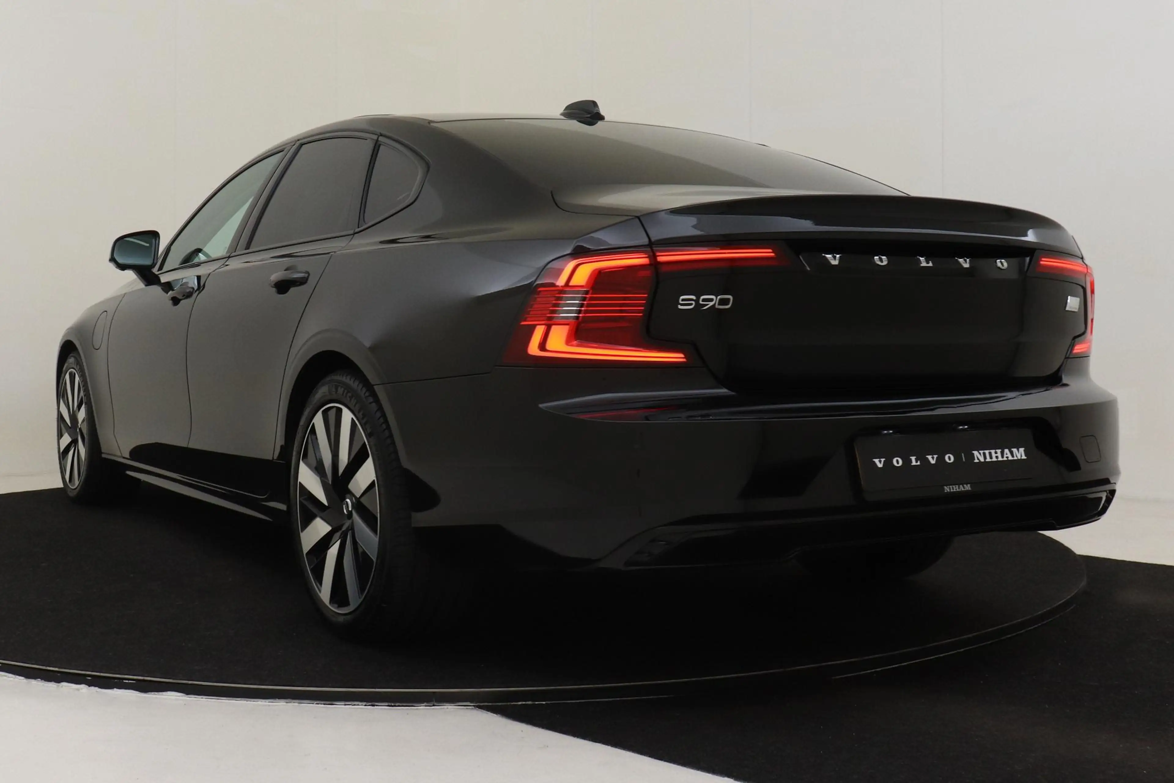 Volvo S90 T8 AWD ULTIMATE DARK -PANO.DAK|HARMAN/KARDON|360°C — photo 5