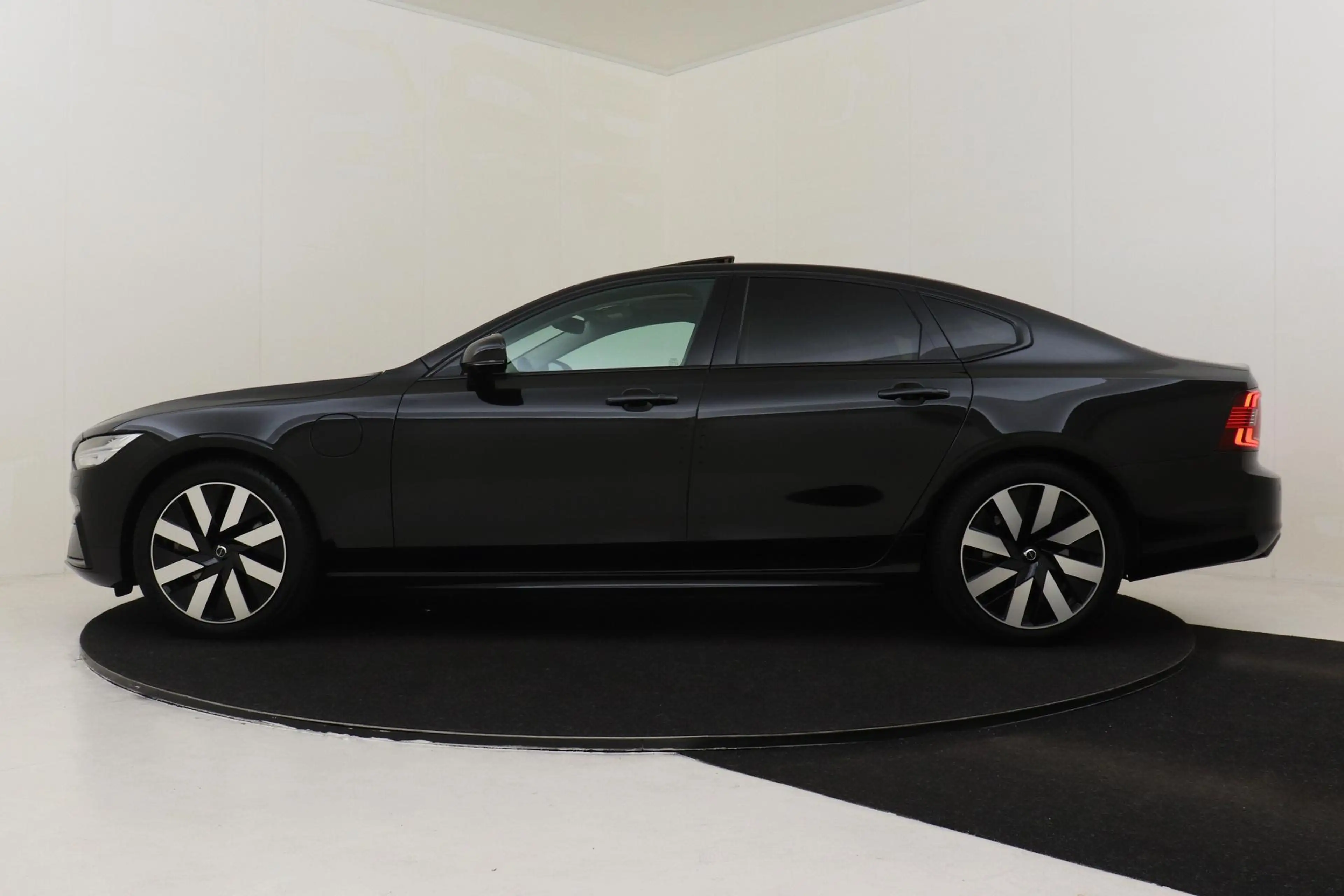 Volvo S90 T8 AWD ULTIMATE DARK -PANO.DAK|HARMAN/KARDON|360°C — photo 7