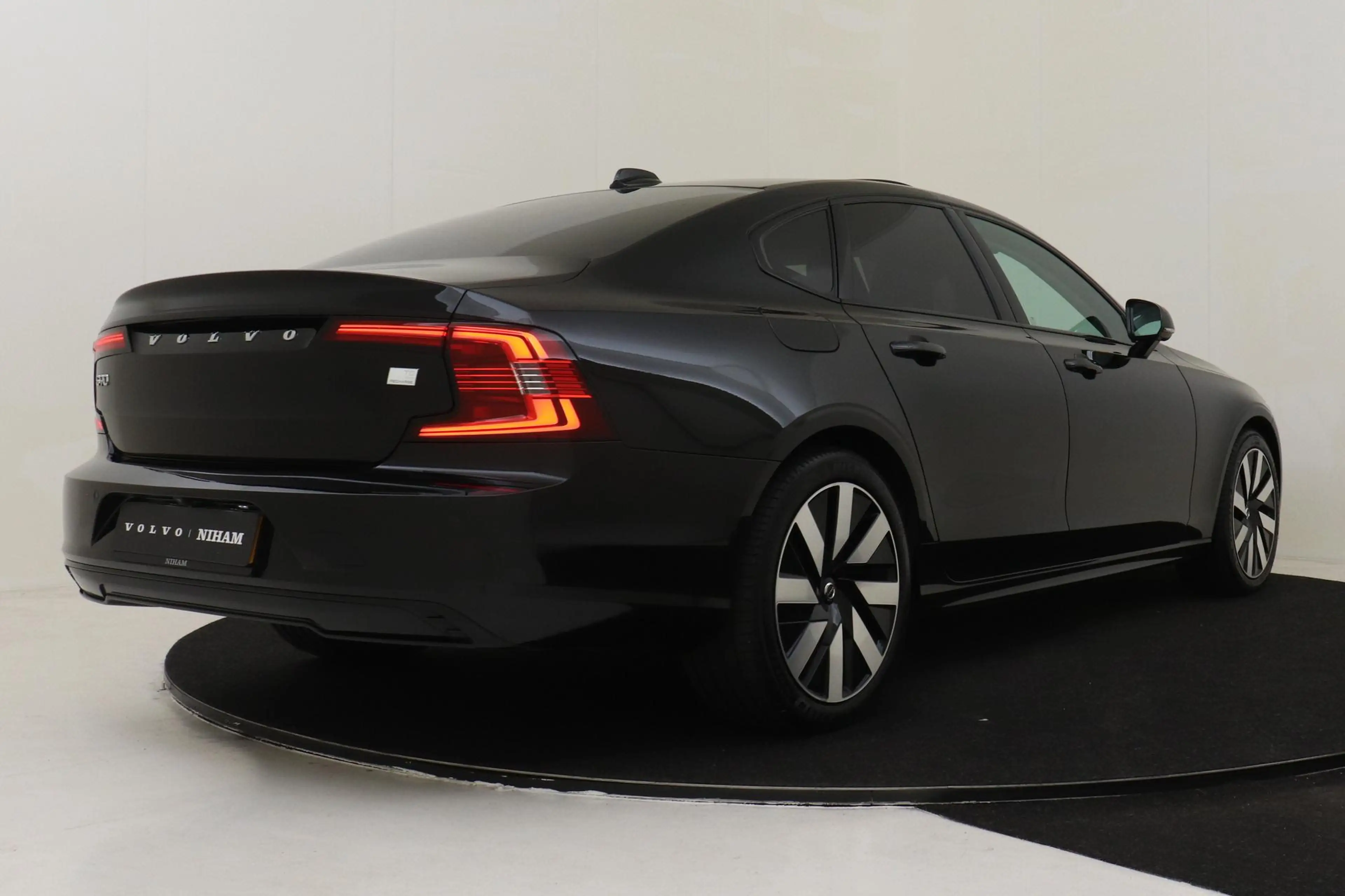 Volvo S90 T8 AWD ULTIMATE DARK -PANO.DAK|HARMAN/KARDON|360°C — photo 3