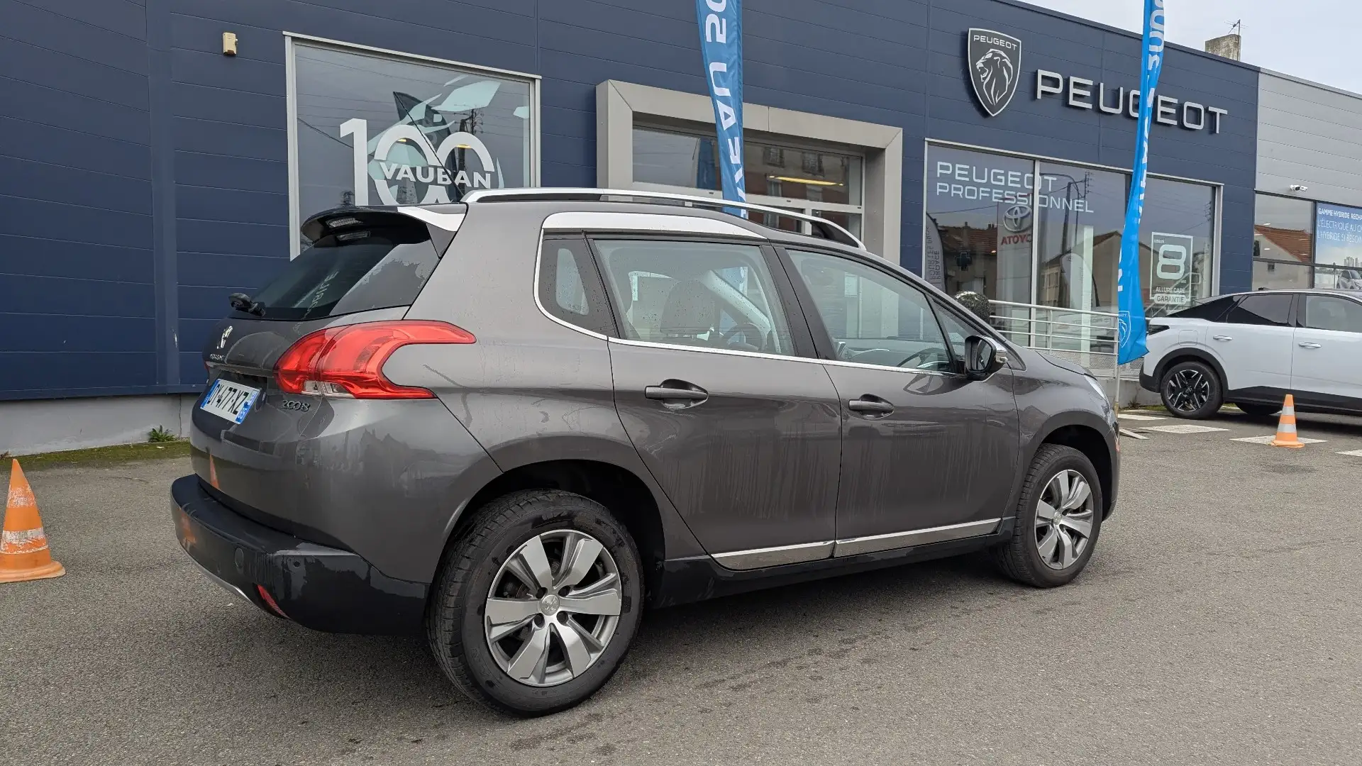Peugeot 2008 1.2 PureTech 110ch S&S BVM5 Allure - 1