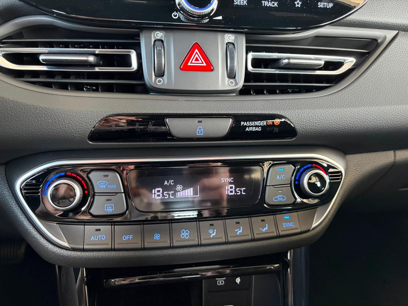 Hyundai i30 Kombi Comfort Plus 1.0 T-GDI DCT Navi/ Totwinke... — photo 15