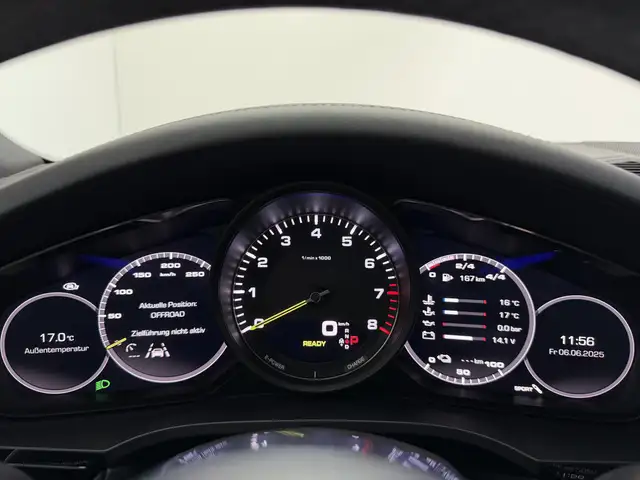 Porsche Cayenne view 13