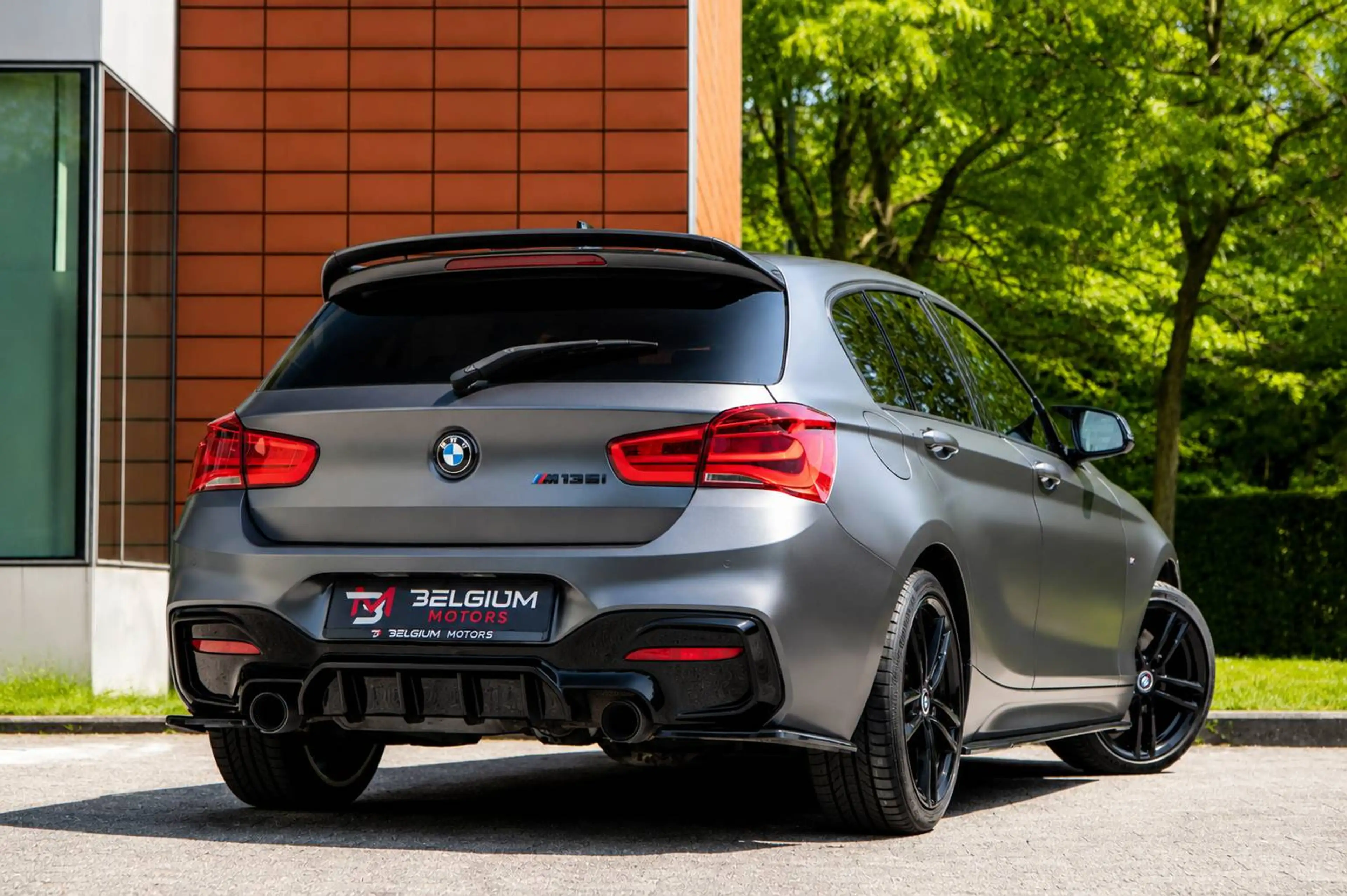 BMW 135 - HK - NAV Pro - Carplay - PDC - Alcantara — photo 2