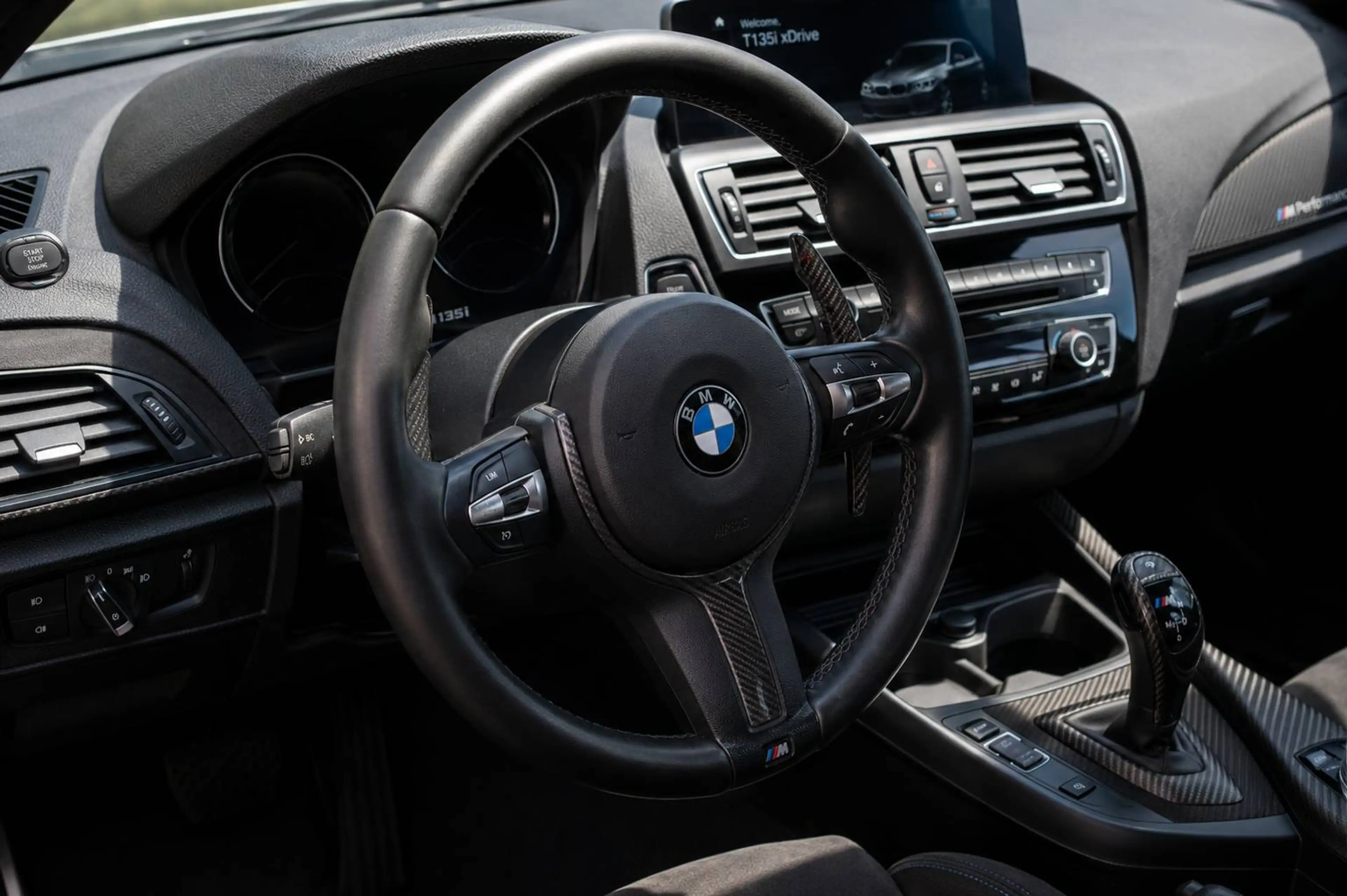BMW 135 - HK - NAV Pro - Carplay - PDC - Alcantara — photo 13