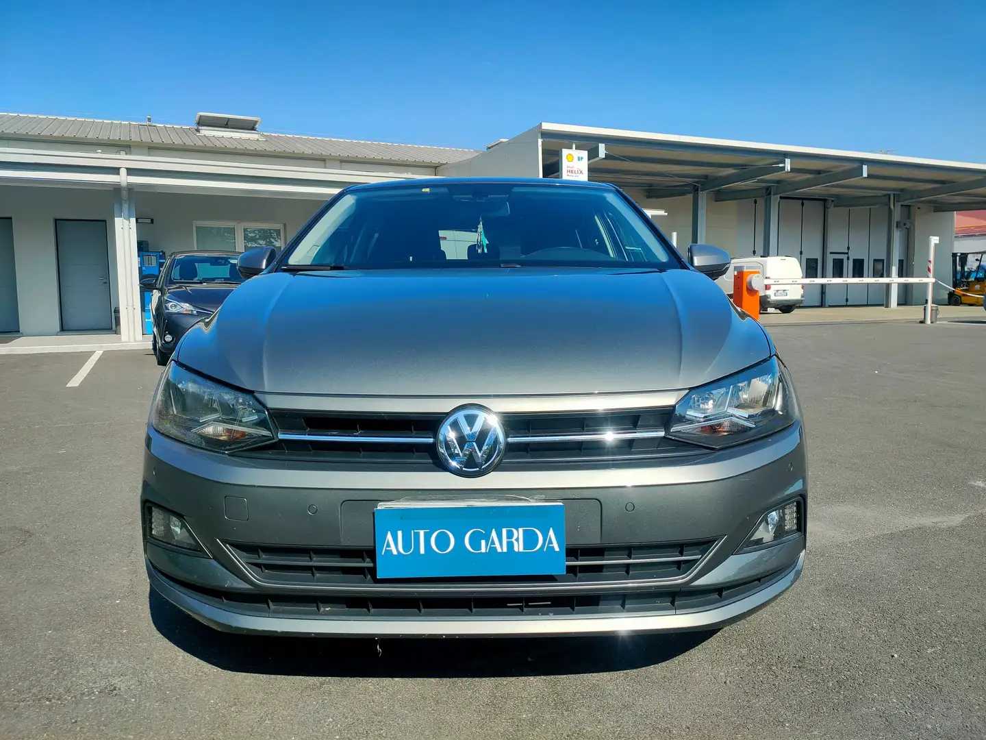 Volkswagen Polo VI 2019 5p 1.0 evo Comfortline 65cv NEOPATENTATI Gris - 2