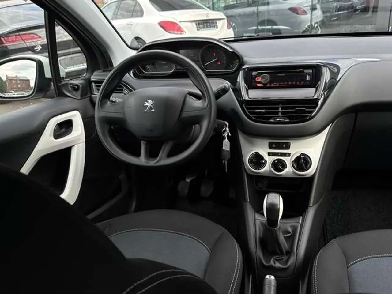 Peugeot 208 208 — photo 10