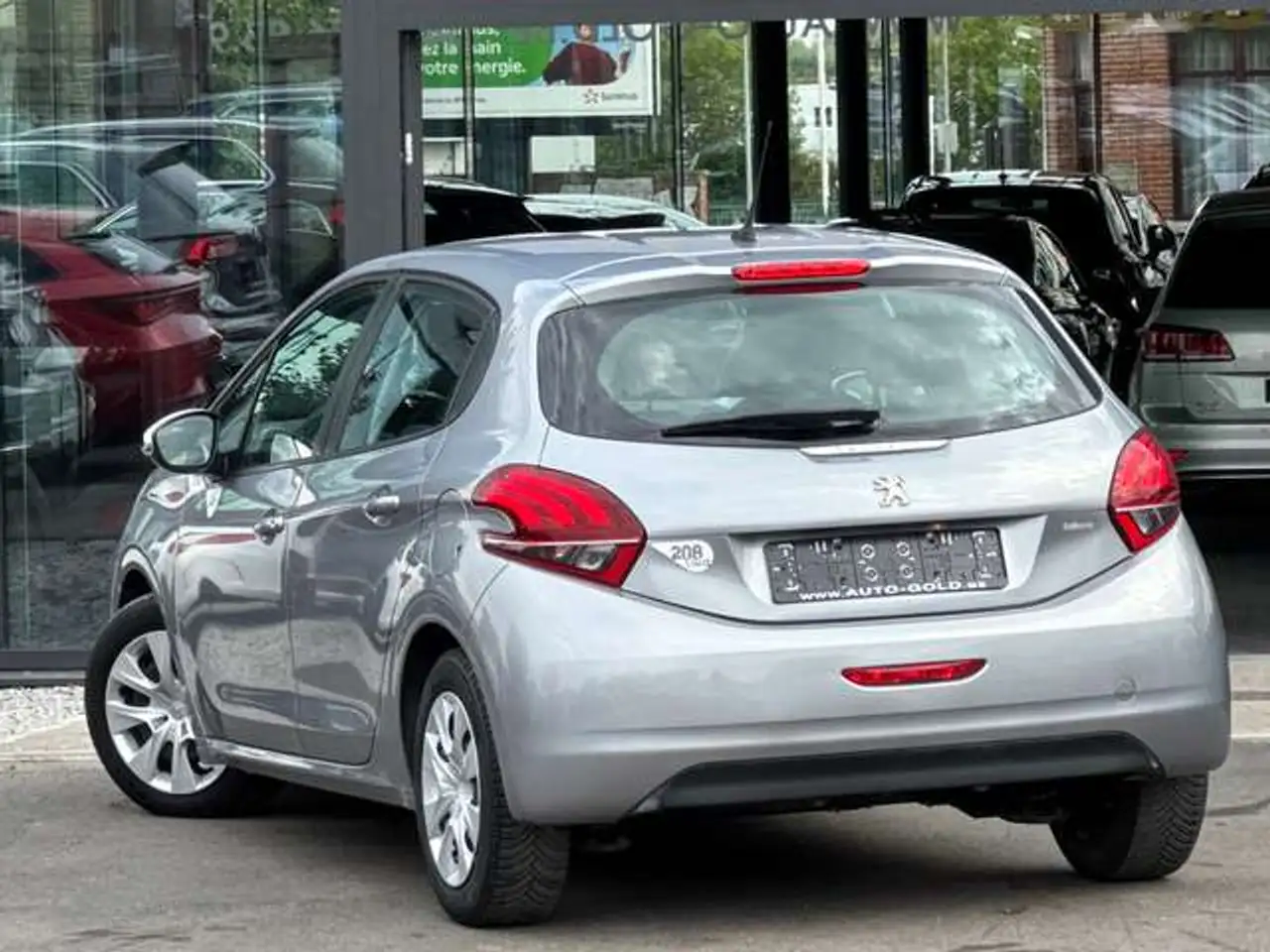 Peugeot 208 208 — photo 4