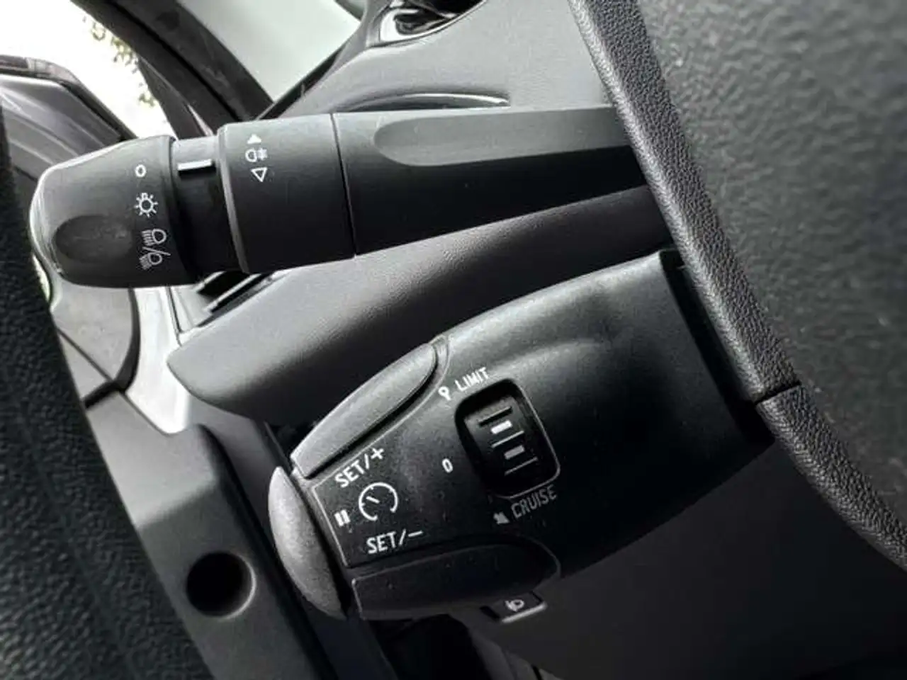 Peugeot 208 208 — photo 13