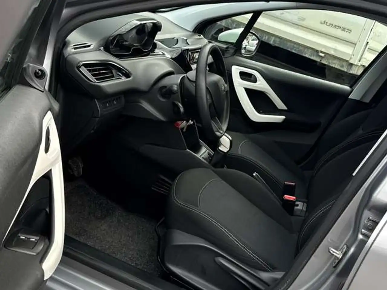 Peugeot 208 208 — photo 7