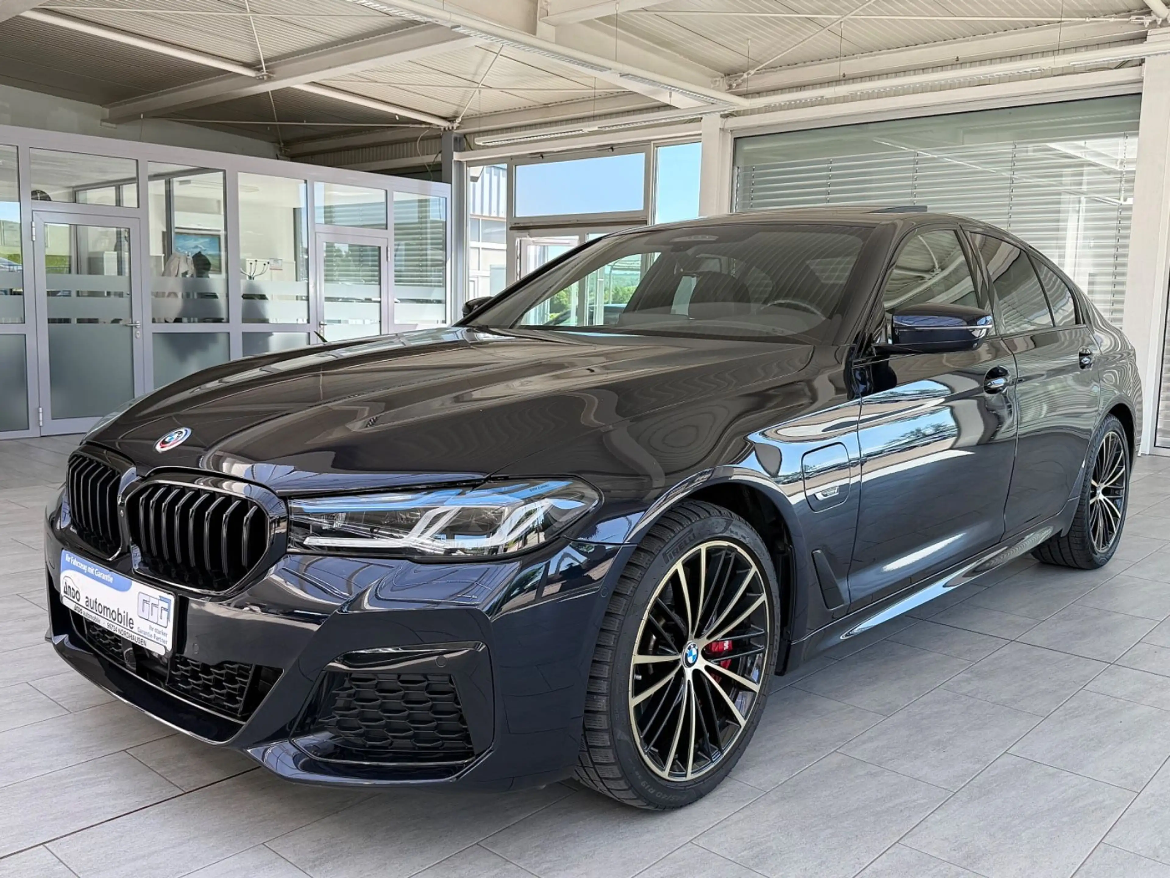BMW 545 e xDrive M Sport Lim.*HUD*ALCANTARA*INDIVIDU