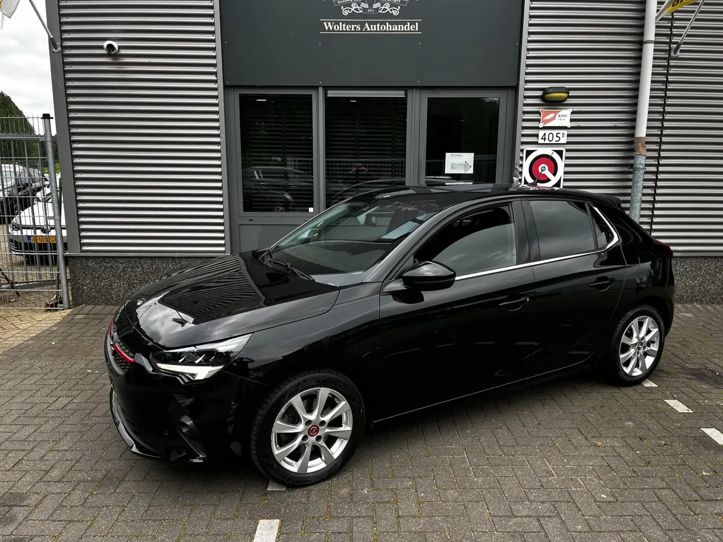Opel Corsa 1.2 GS Line Negro - 1