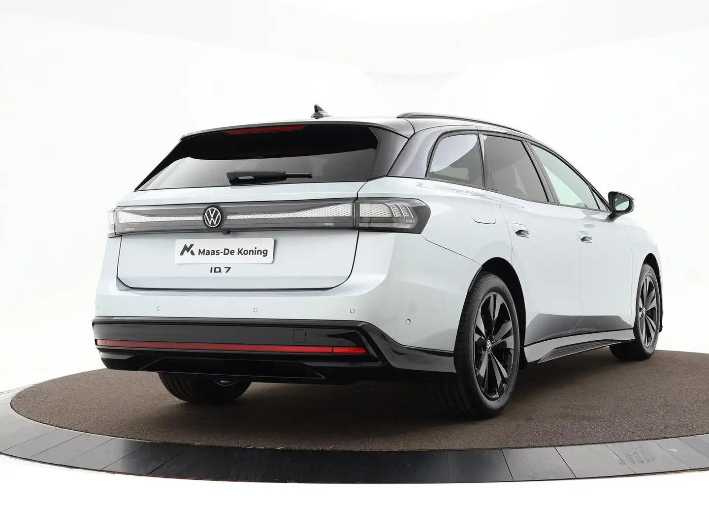 Volkswagen ID.7 Tourer Pro Limited Edition 77 kWh accu 286 pk · 36 Zilver - 2