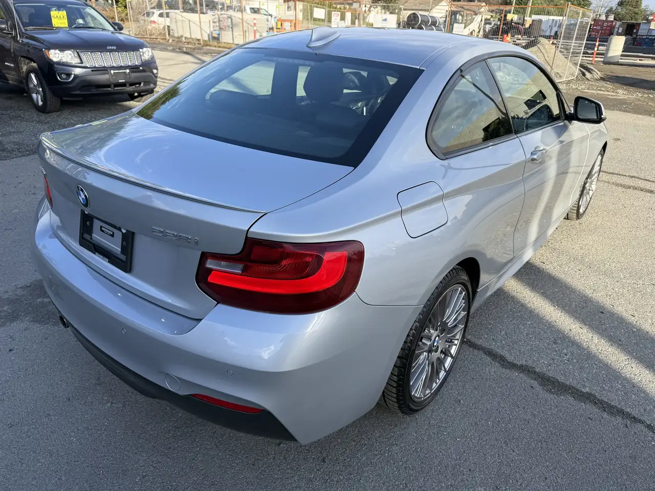 BMW 2 Series снимка BMW 2 Series