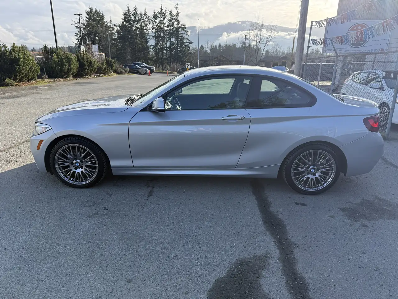 BMW 2 Series снимка BMW 2 Series