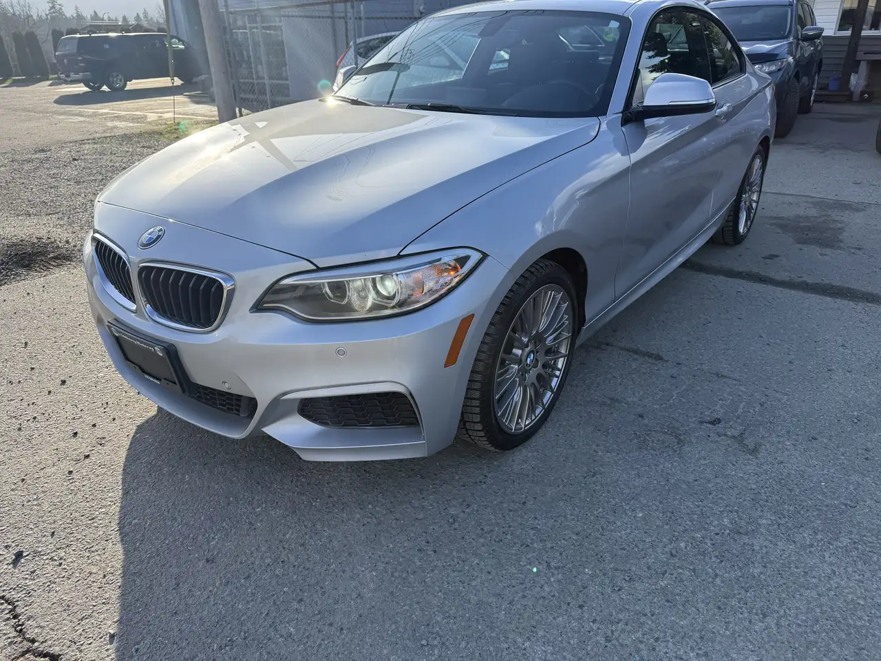 BMW 2 Series снимка BMW 2 Series