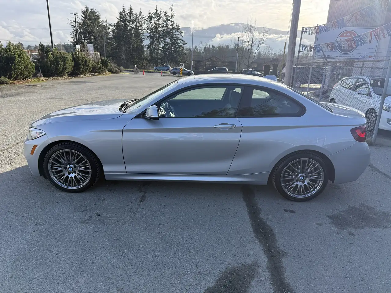 BMW 2 Series снимка BMW 2 Series