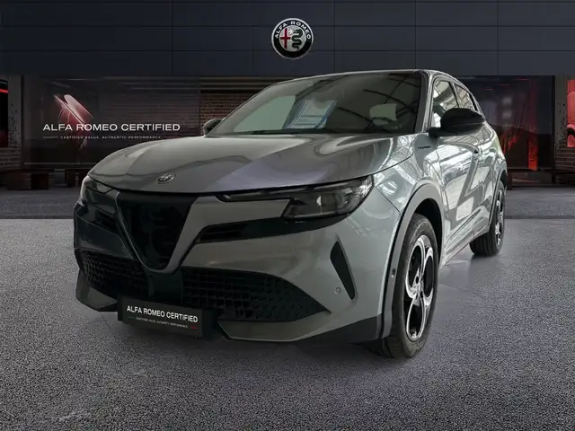 Alfa Romeo Junior 1.2 136CV Hybrid eDCT6 ibrida SPECIALE