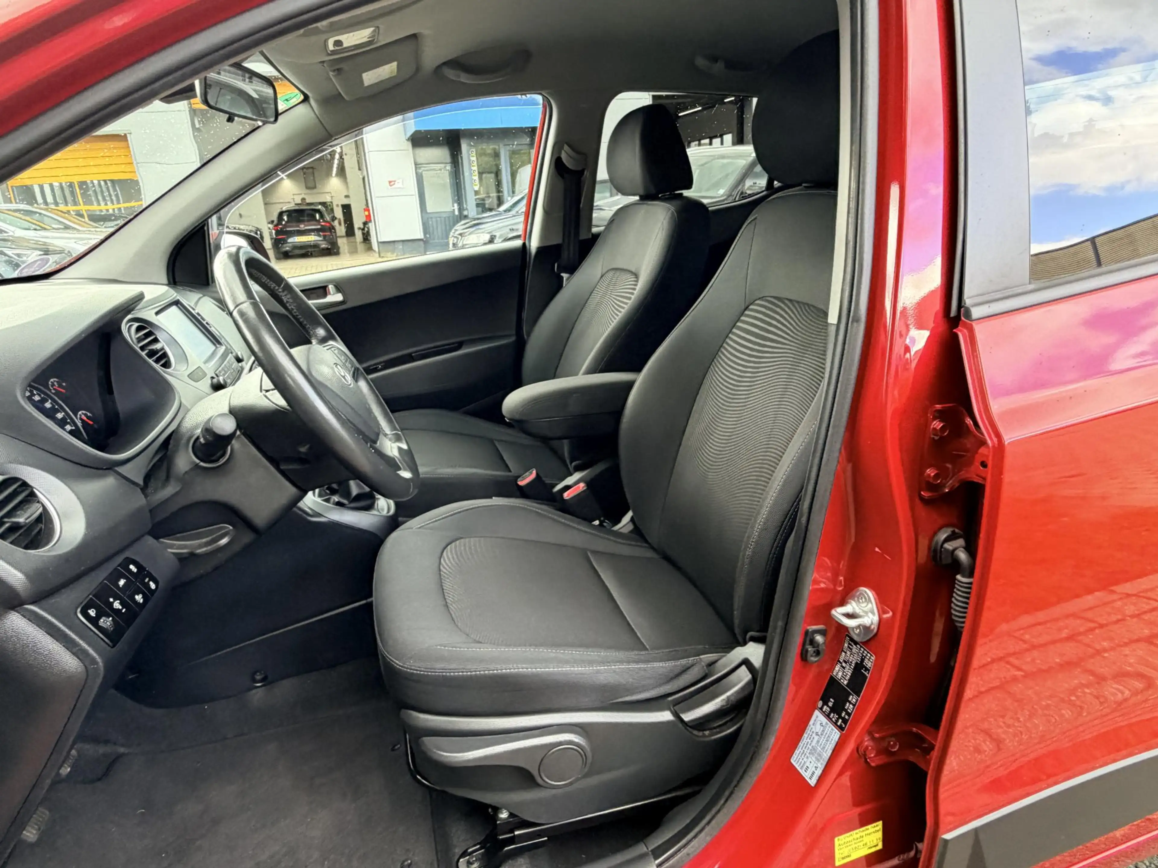 Hyundai i10 1.0i i-Premium Navigatie•Airco•Cruise — photo 9