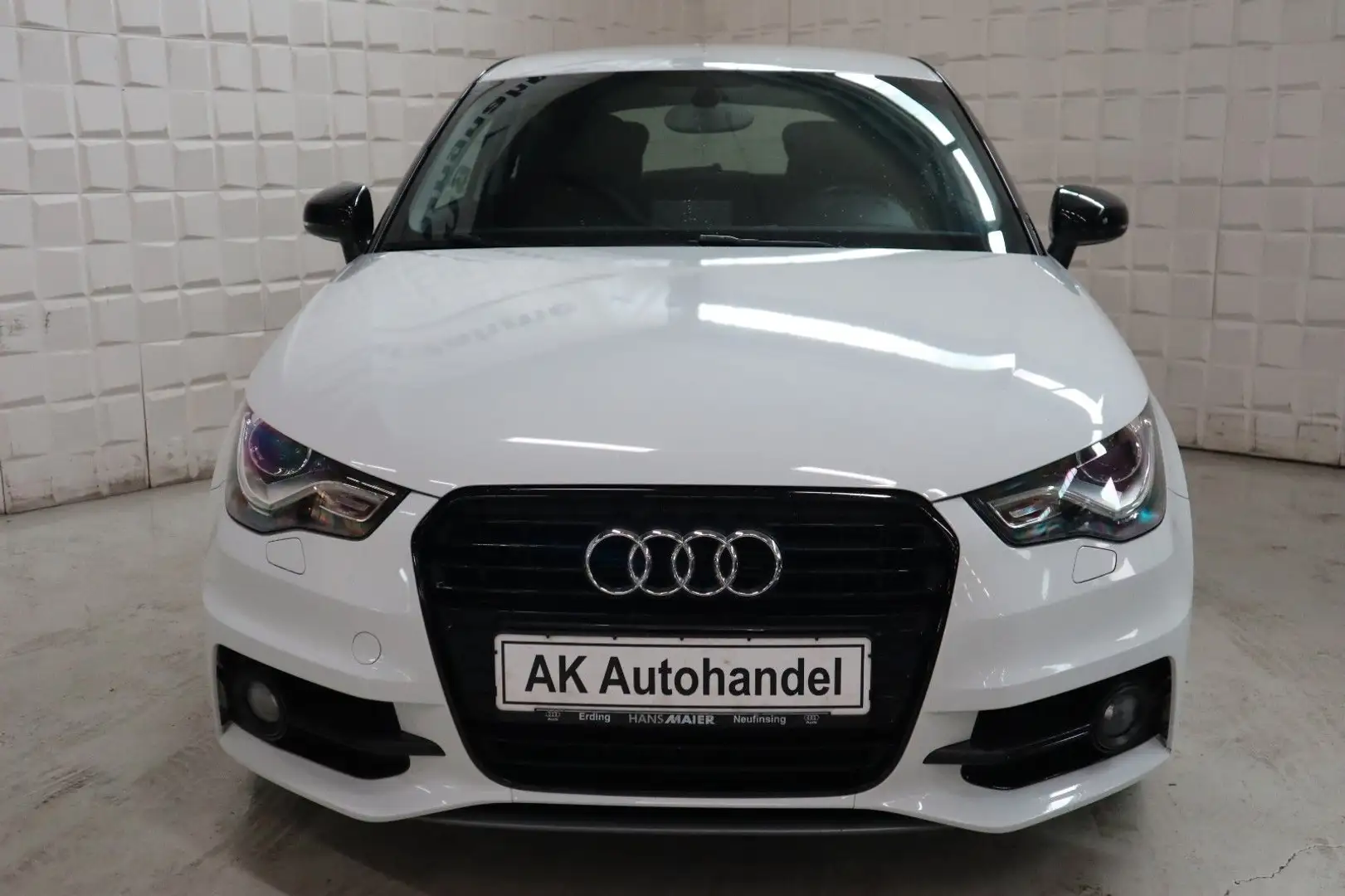 Audi A1 S-line 1-Hand Xenon Navi Klima SHZ White - 2