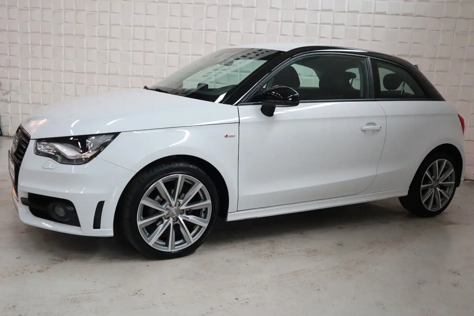 Audi A1 S-line, 1-Hand ,Xenon,Klima,SHZ,Navi Weiß - 2