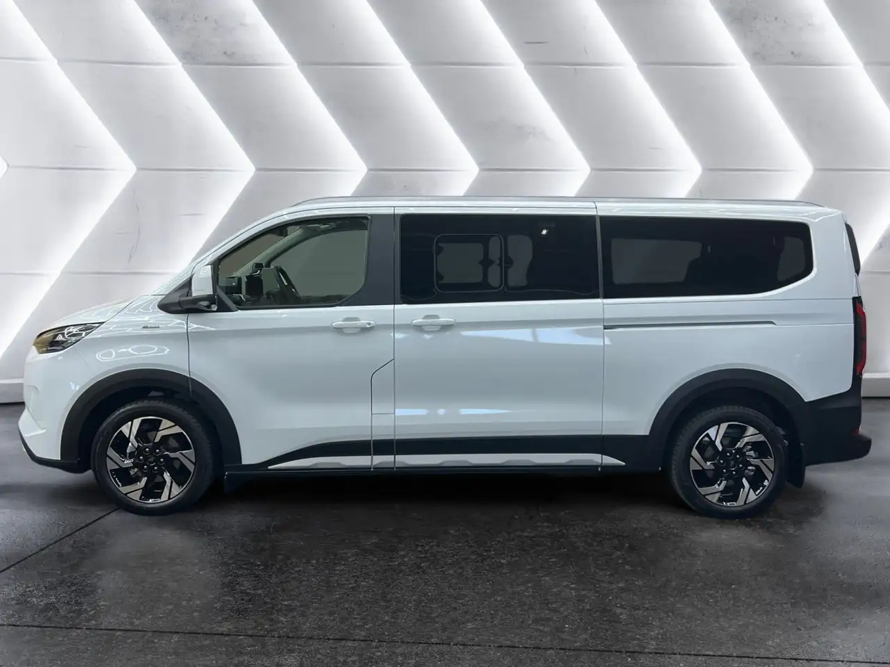 Ford Tourneo Custom 2026