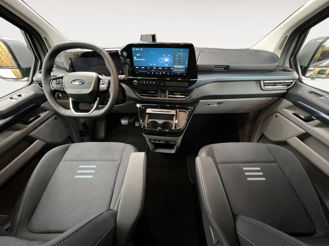 Ford Tourneo Custom 2026 — фото 10