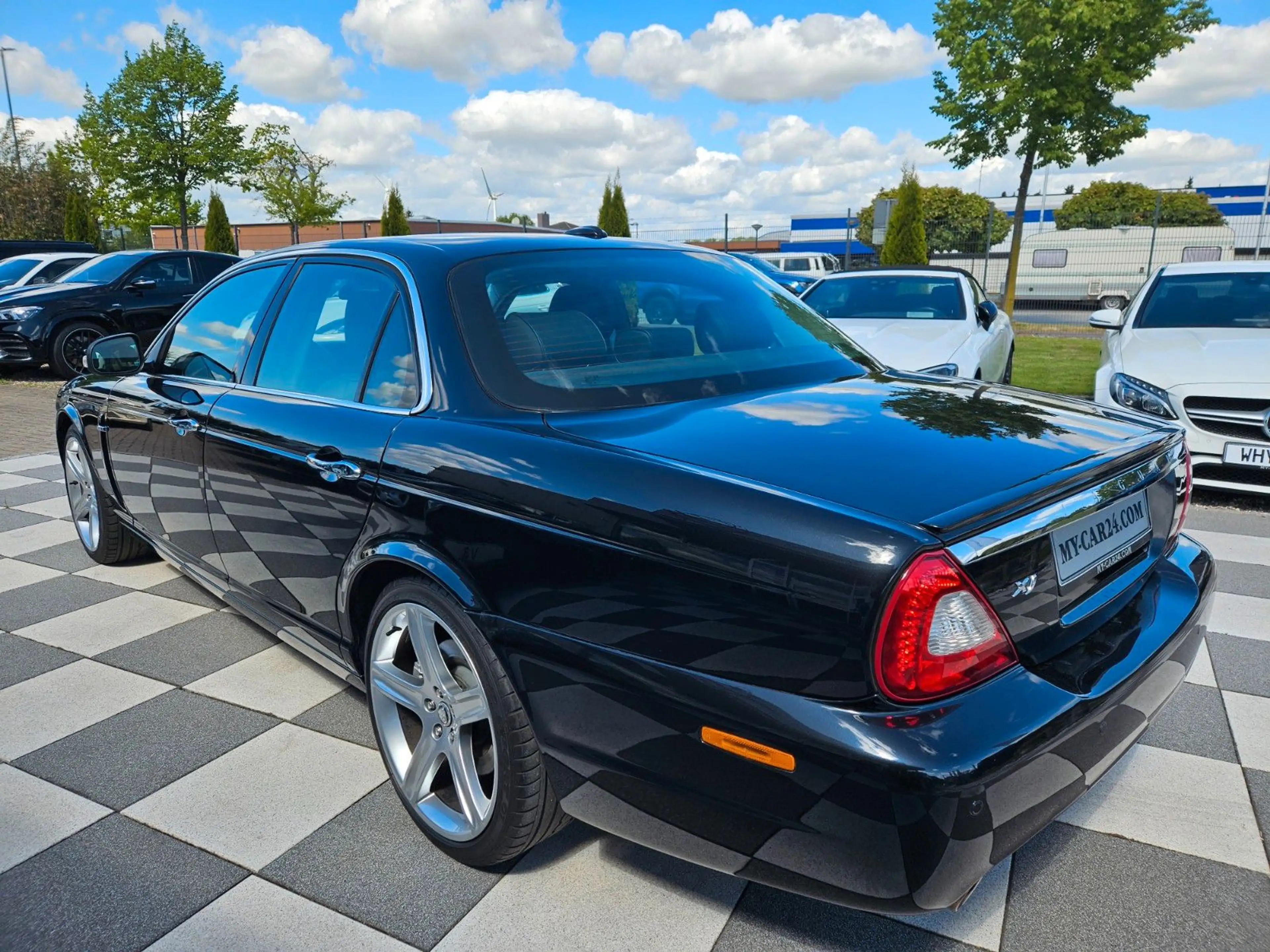 Jaguar XJ 2.7 D V6 Executive+Schiebedach+Xenon+Leder+ — photo 7