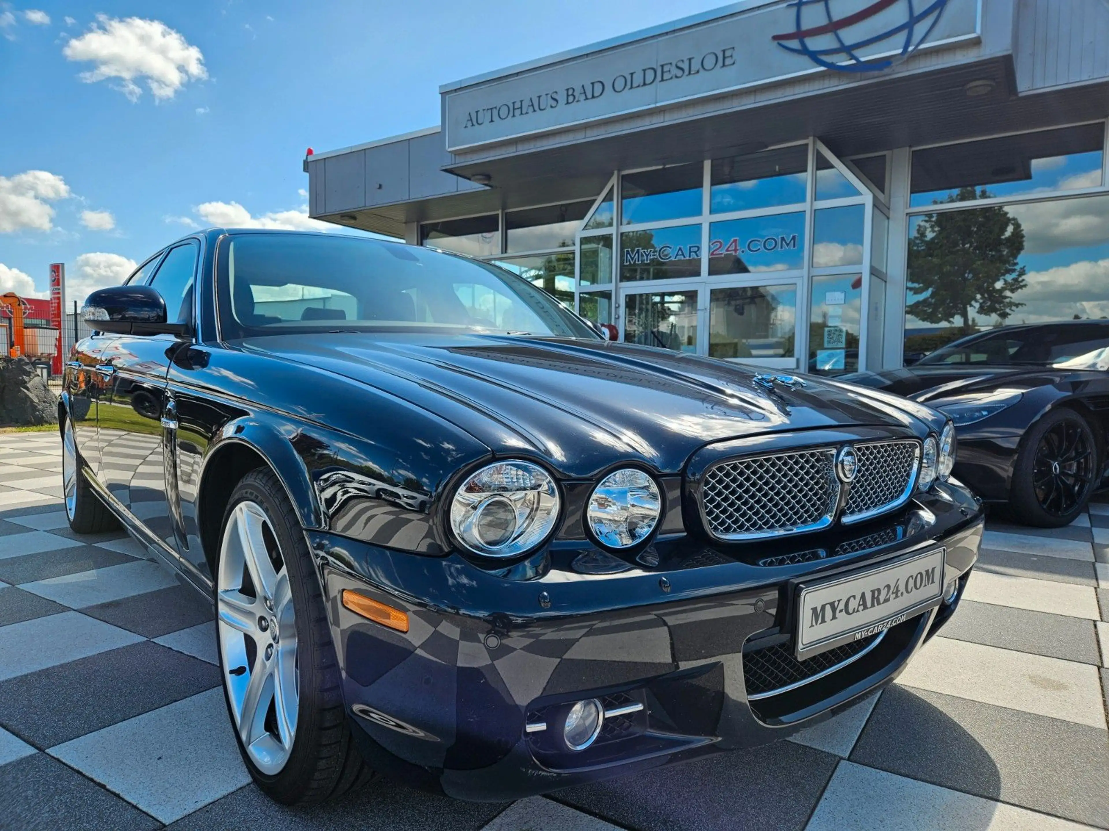 Jaguar XJ 2.7 D V6 Executive+Schiebedach+Xenon+Leder+ — photo 2
