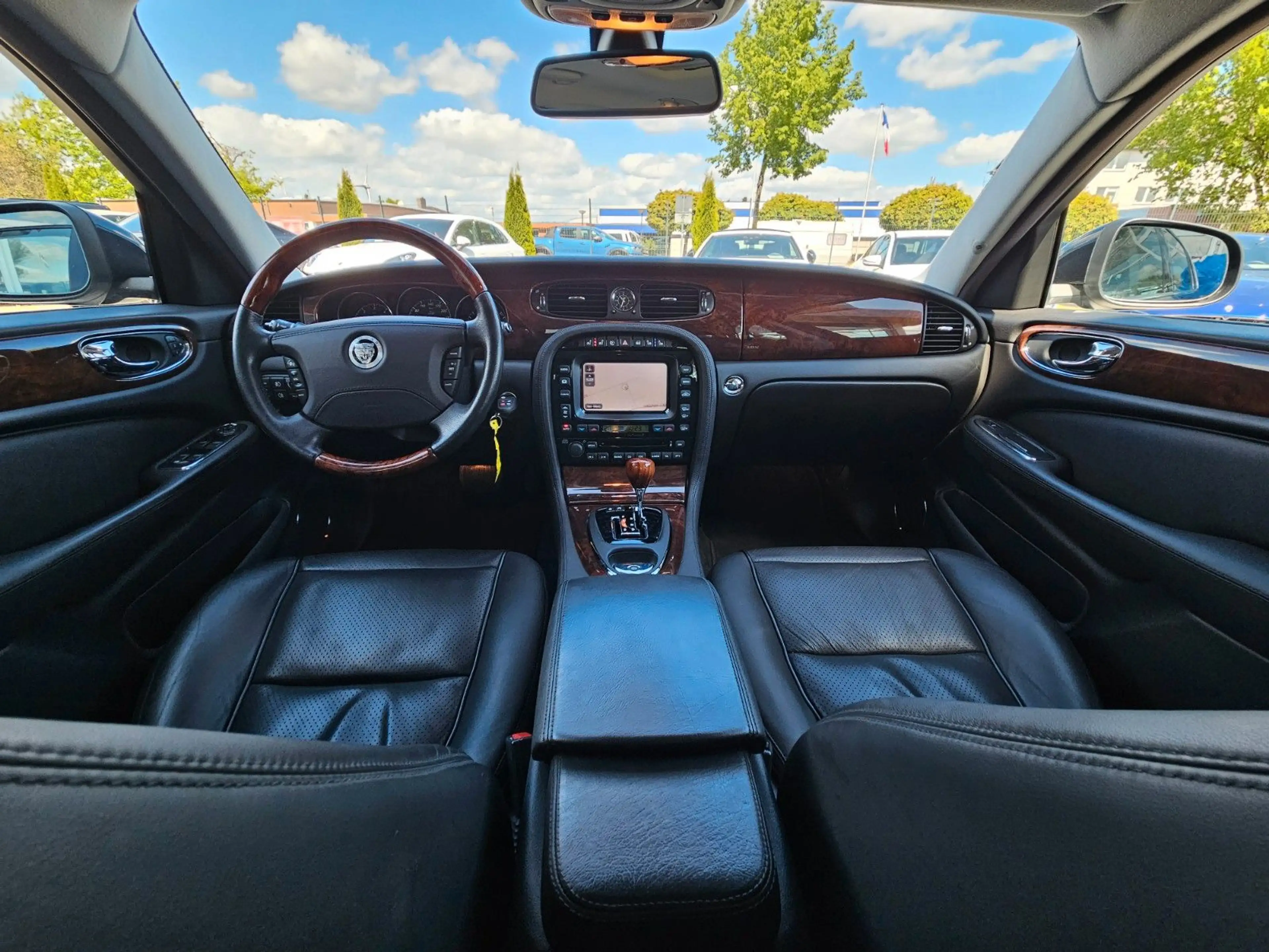Jaguar XJ 2.7 D V6 Executive+Schiebedach+Xenon+Leder+ — photo 13