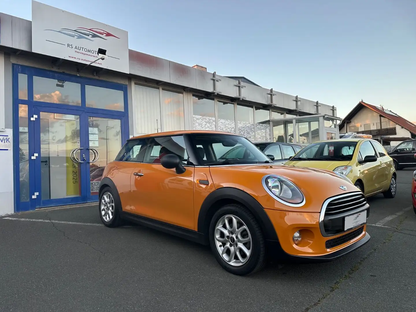 MINI One Mini Salt 3-trg*2.Hd*Tempo*Klima*PDC*Gar.* Orange - 2