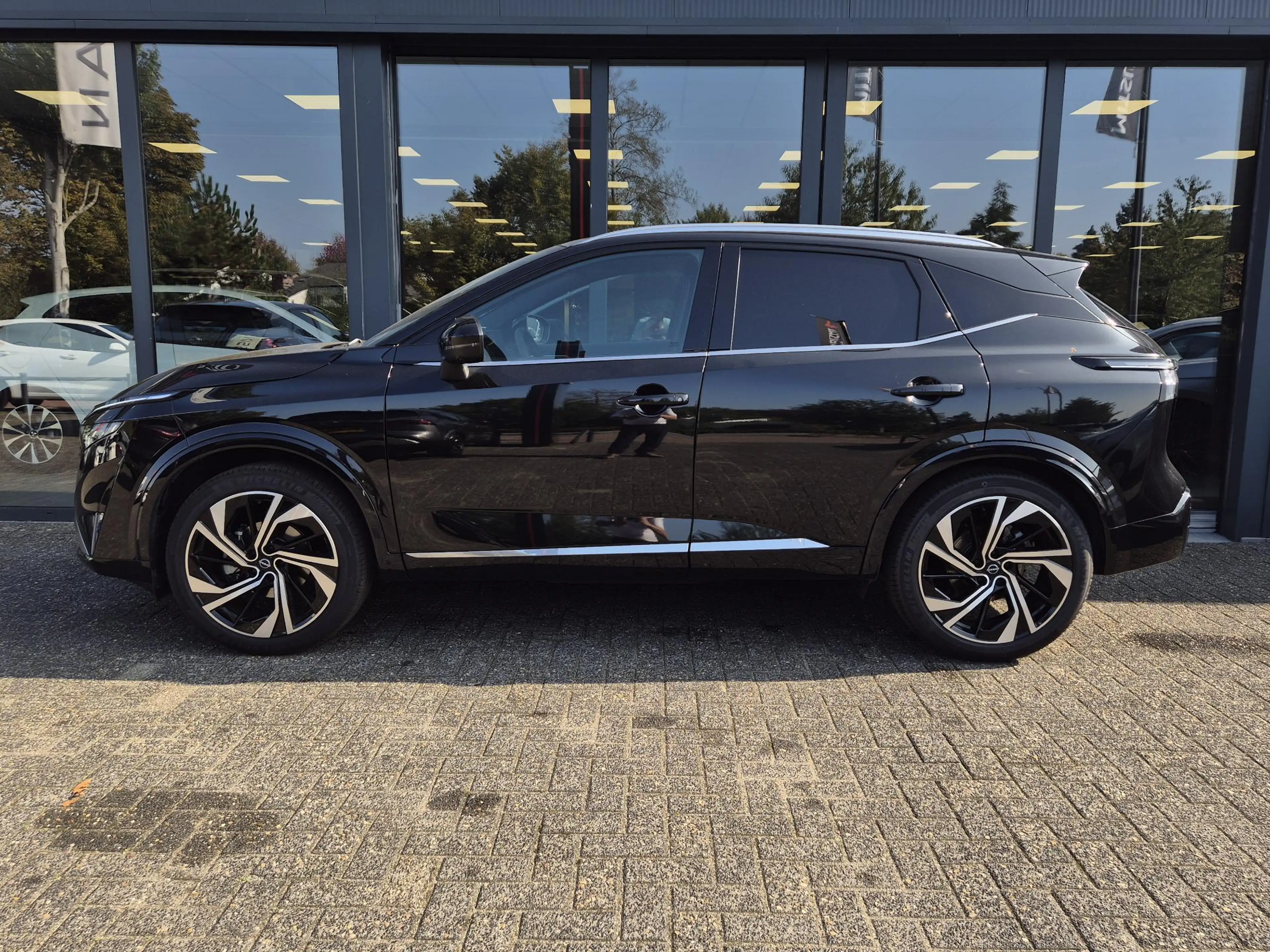 Nissan Qashqai 1.3 MHEV Xtronic Tekna Plus | Bose | Panoramadak | — photo 13
