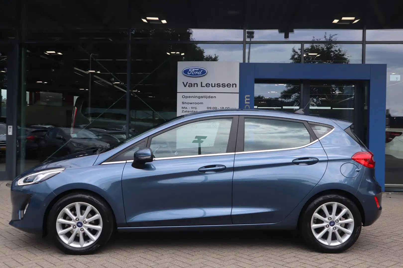 Ford Fiesta TITANIUM-X 5-DEURS WINTERPACK KEYLESS APPLE/ANDROI Blauw - 2