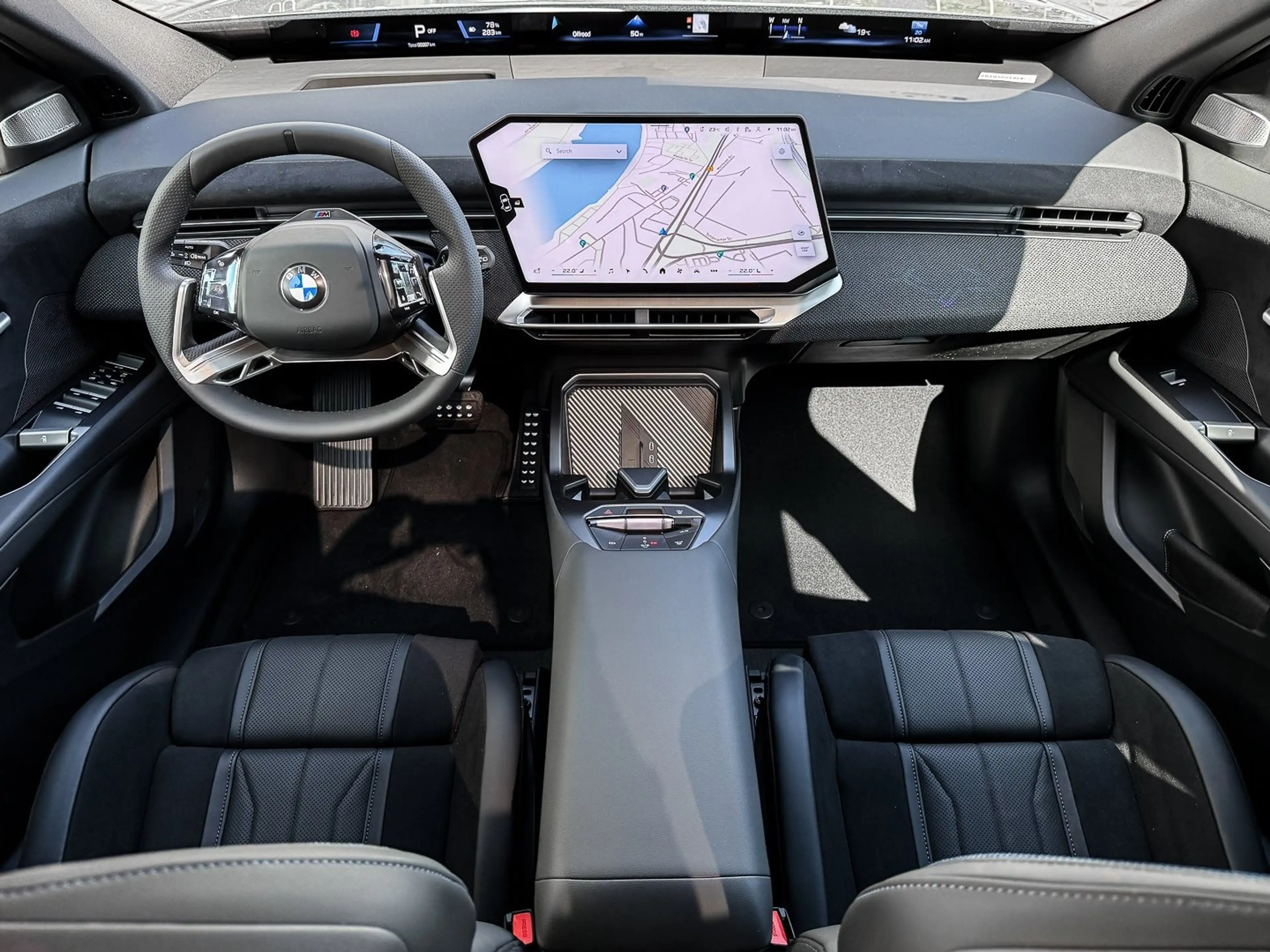BMW iX3 40 M Sport HUD PANO ACC AHK NAVI Standh. LM — photo 7