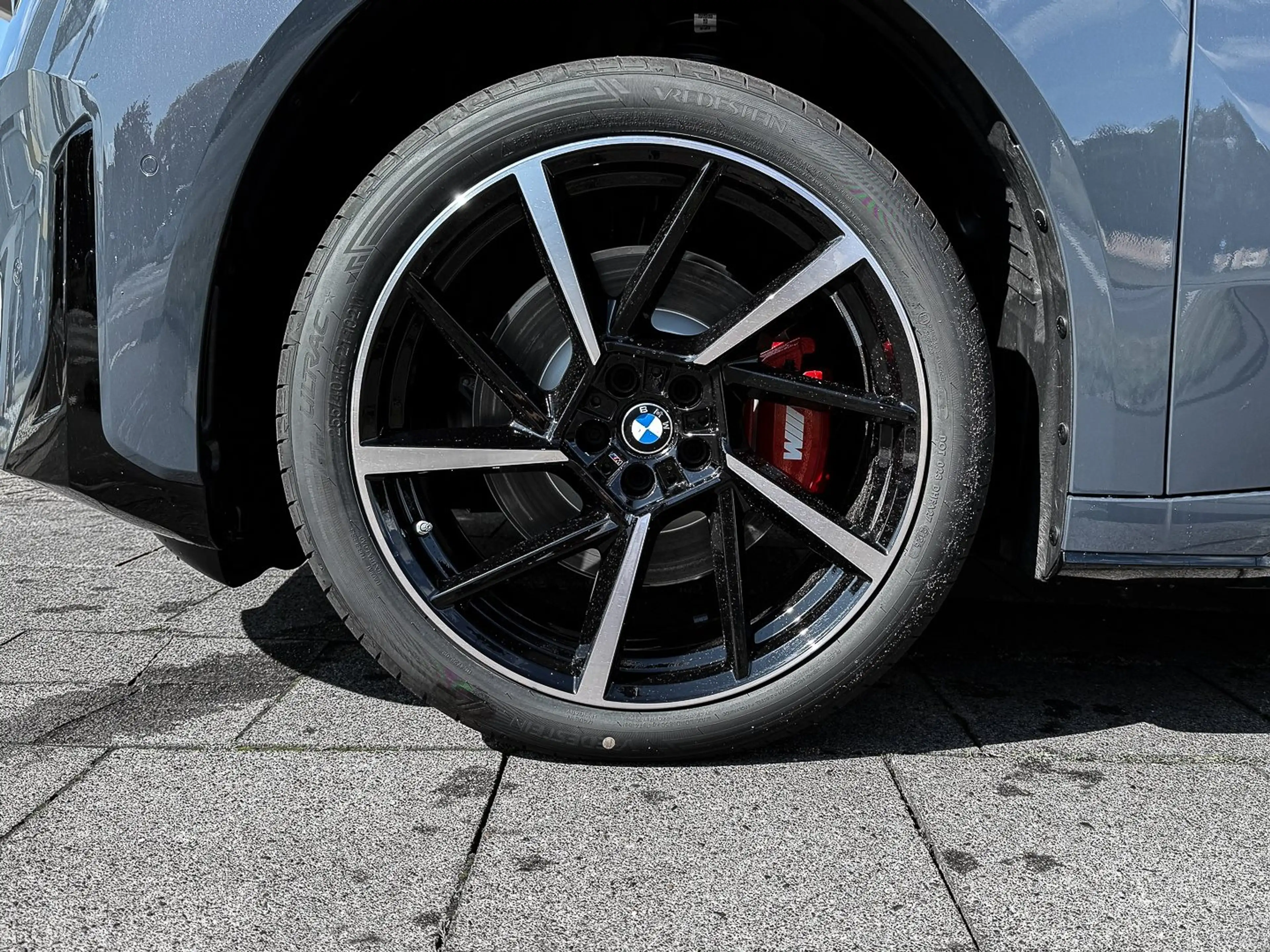 BMW iX3 40 M Sport HUD PANO ACC AHK NAVI Standh. LM — photo 4