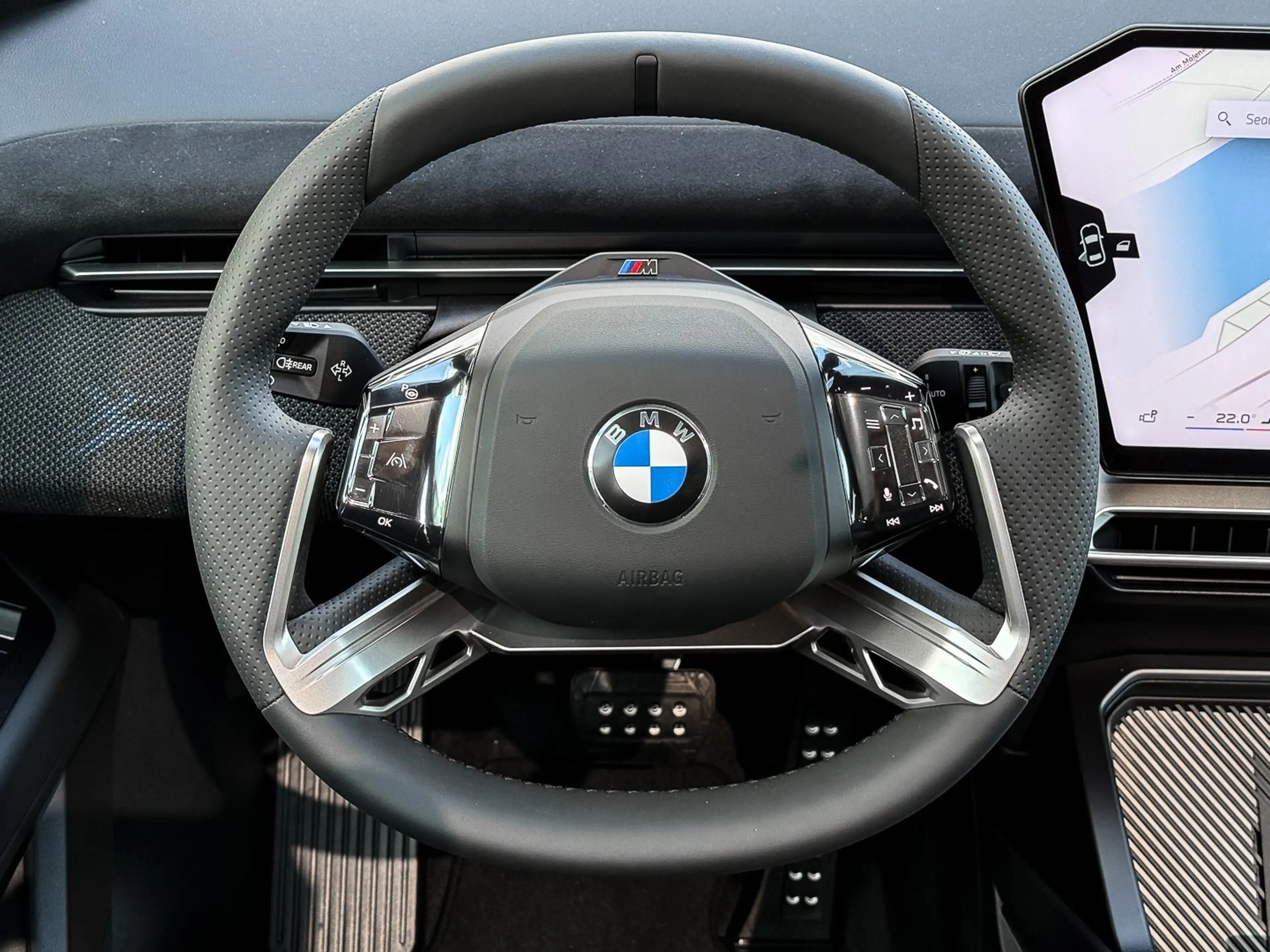 BMW iX3 40 M Sport HUD PANO ACC AHK NAVI Standh. LM — photo 12