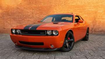 SRT 6.1L V8 432PK 2010