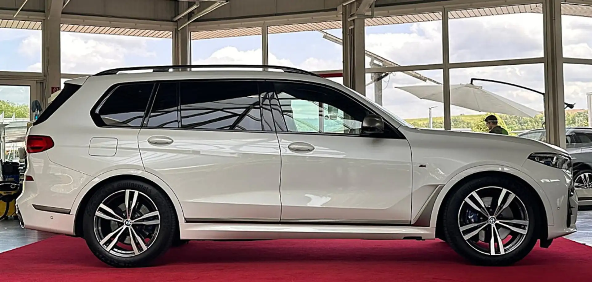 BMW X7 M 7-SITZ LASER AHK ENTERT STNDHZG H&K ACC Bílá - 2