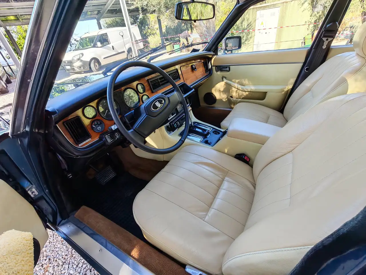 Jaguar XJ6 4.2, foto 12