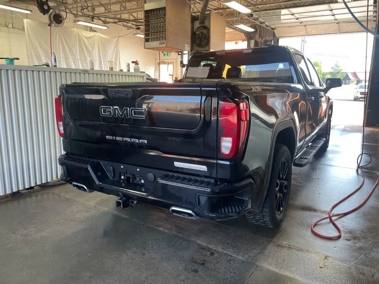 GMC Sierra 1500 снимка GMC Sierra 1500