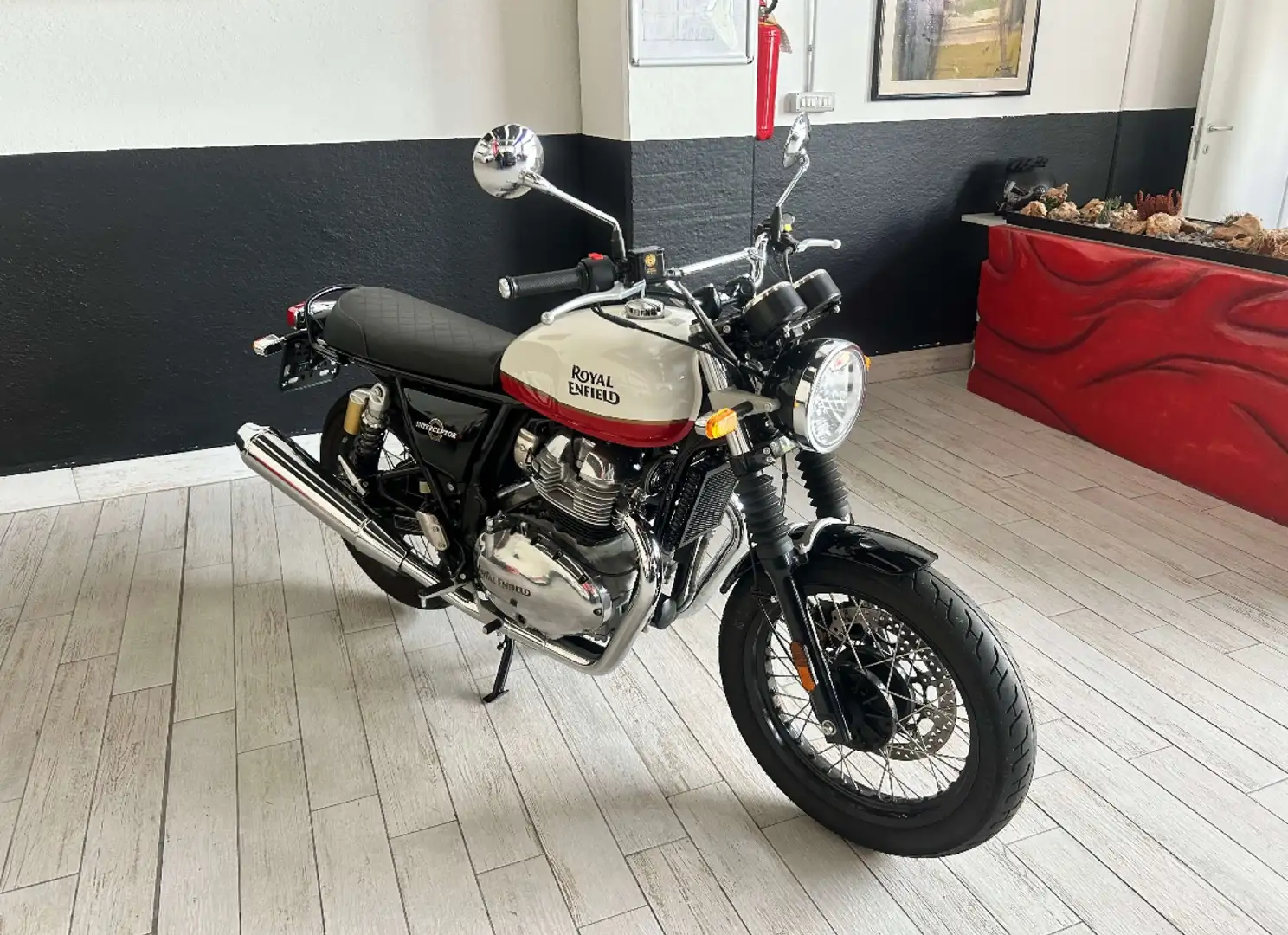 Royal Enfield Interceptor 650 "BAKER EXPRESS" GARANZIA UFFICIALE COME NUOVA! Blanco - 2
