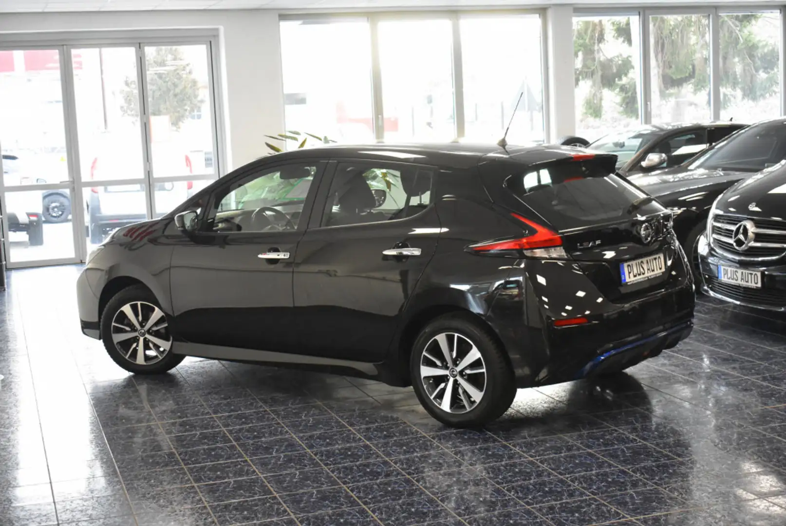 Nissan Leaf 40 kWh Acenta Tempomat Kamera 1-Hand Sitzh Schwarz - 2
