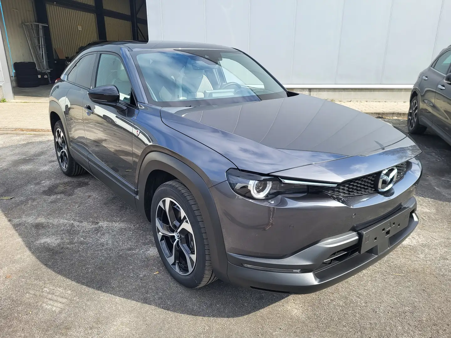Mazda MX-30 17.8 kWh e-SKYACTIV R-EV Exclusive-Line(125kW Šedá - 2