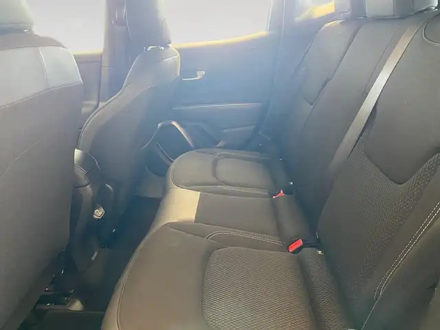 Jeep Renegade view 8