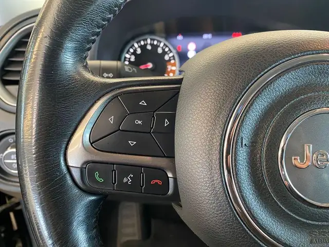 Jeep Renegade view 13