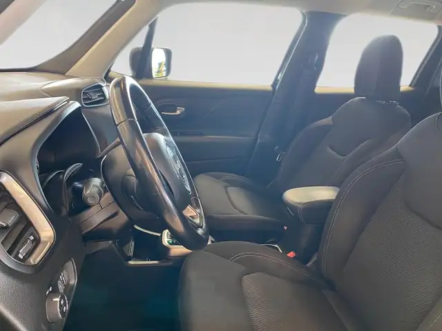 Jeep Renegade view 7