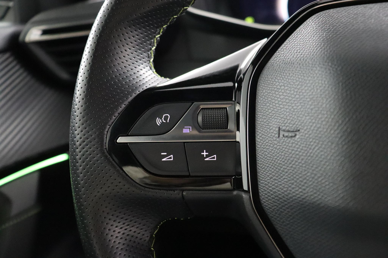 Peugeot e-2008 EV GT Pack 50 kWh 136PK | Navigatie | Stoelverw. | — photo 15